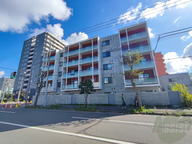 建物外観　札幌市北区北二十五条西「リベルテスクアール六番館」