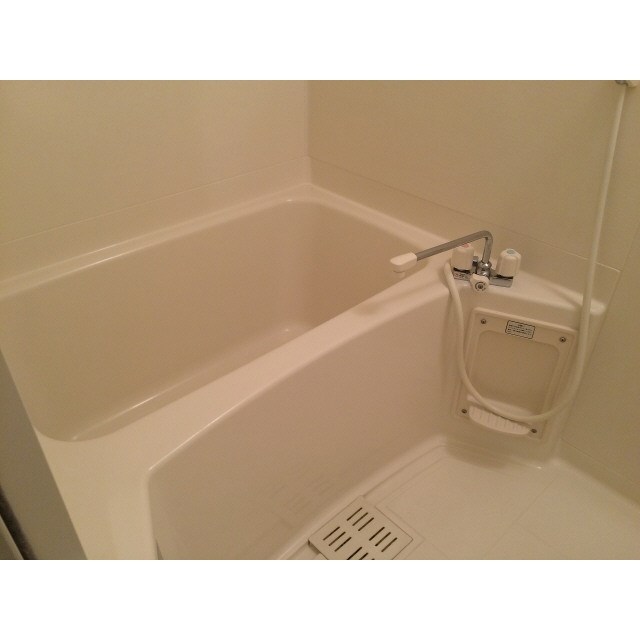 バス・シャワールーム　浴室乾燥機能付きです。