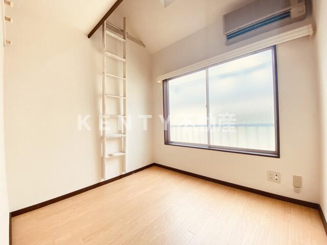 居室・リビング　こちらの居間で趣味の時間をお楽しみください