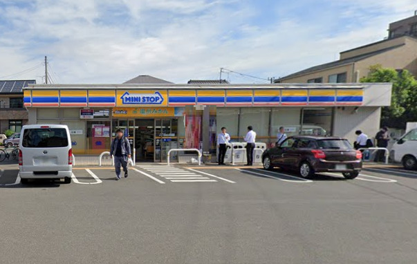 コンビニ　ミニストップ 前原西4丁目店（コンビニ）まで596m