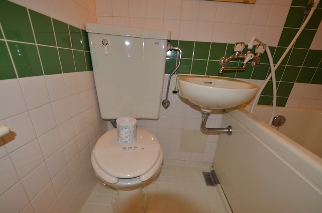 トイレ　浴室内にトイレがあります！