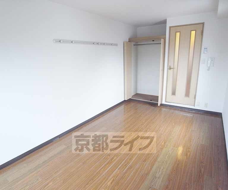 居室・リビング　清潔感のある綺麗なお部屋です。