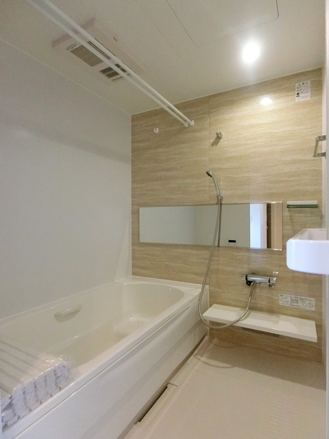 バス・シャワールーム　追い炊き、浴室乾燥機能付き★