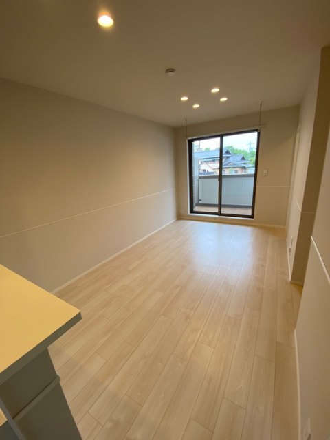 居室・リビング　明るい南向きリビング