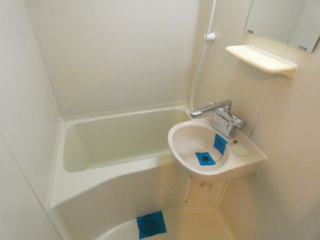 バス・シャワールーム　バス※別部屋参考写真