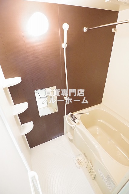 バス・シャワールーム　浴室乾燥機付き！