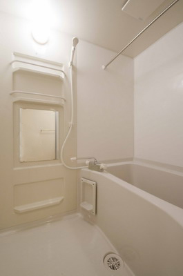 バス・シャワールーム　サーモ水栓付きバスルーム