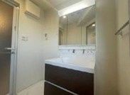 洗面設備　広い洗面スペース