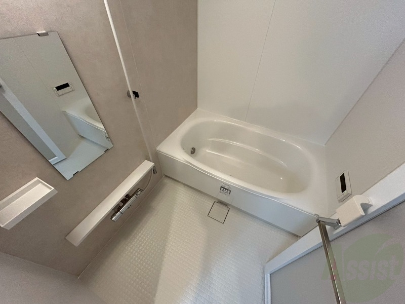 バス・シャワールーム　お風呂になります。一日の疲れを癒してくださいね。