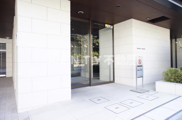 エントランス　建物の内部です