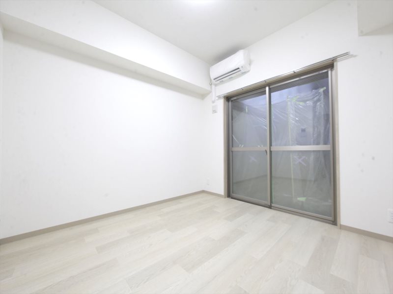 バルコニー　洋室7.8帖　エアコン完備　バルコニー