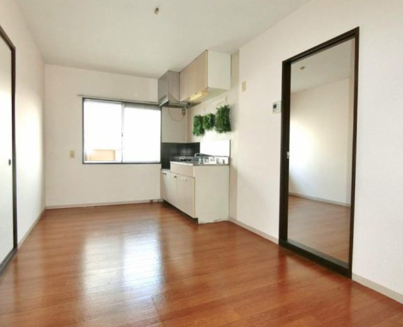 居室・リビング　こちらの居間で趣味の時間をお楽しみください