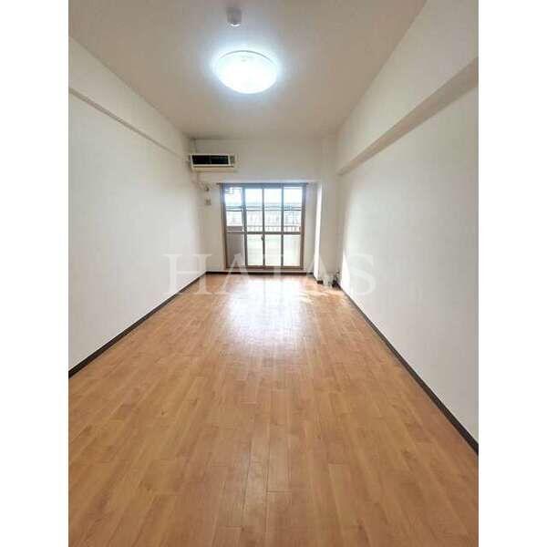 居室・リビング　同物件別部屋です。