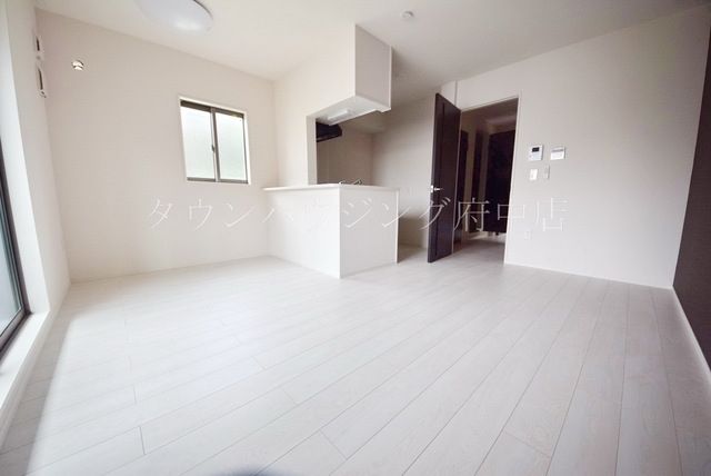 居室・リビング　タウンハウジング府中店まで