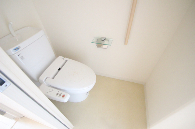 トイレ　※別室の参考写真の為、現況優先です。