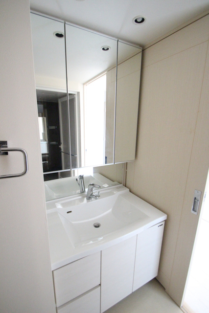 洗面設備　※別室の参考写真の為、現況優先です。