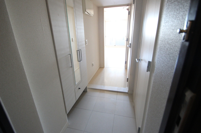 玄関　※別室の参考写真の為、現況優先です。