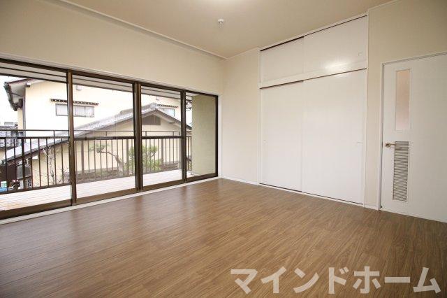 居室・リビング　2階：洋室8