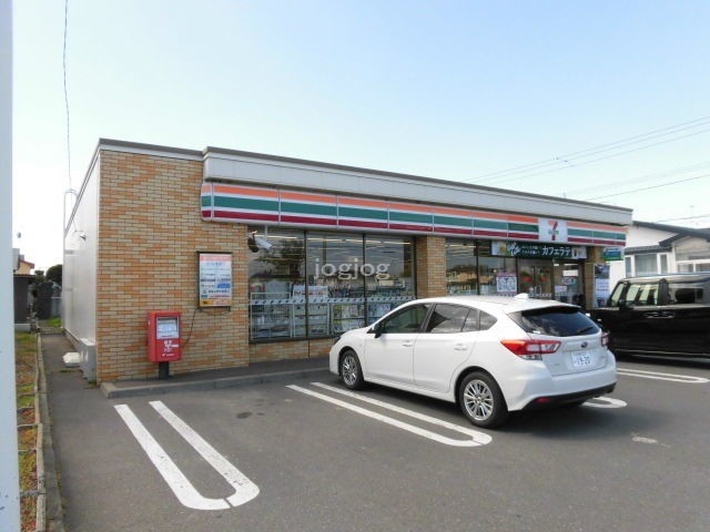 コンビニ　セブンイレブン北見西5号線店（コンビニ）まで588m