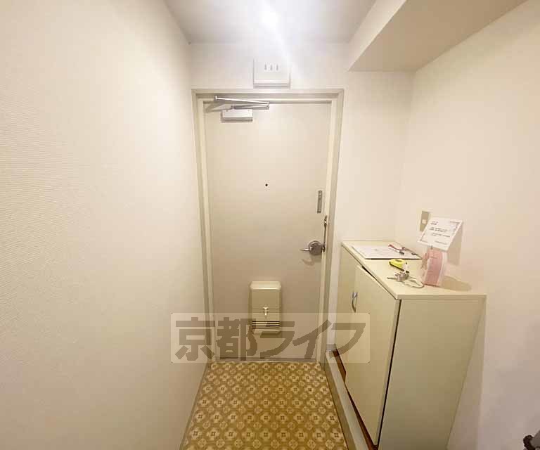 玄関　玄関収納あります。