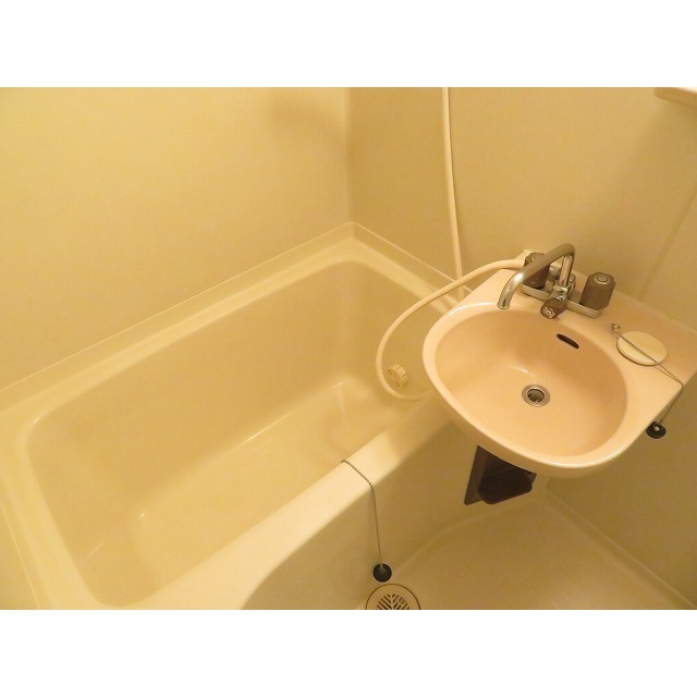 バス・シャワールーム　きれいなお風呂です