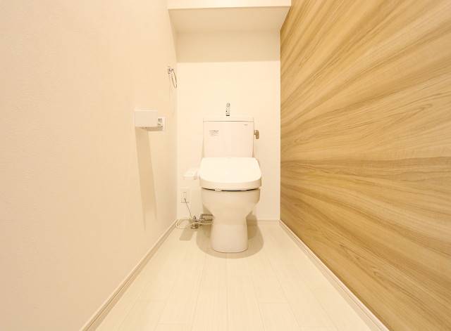 トイレ　温水洗浄便座付きです