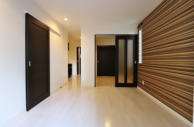 居室・リビング　家具の配置がしやすいリビングですね