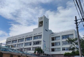 小学校　新宿区立余丁町小学校（小学校）まで415m