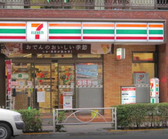 コンビニ　セブンイレブン 台東蔵前3丁目店（コンビニ）まで66m