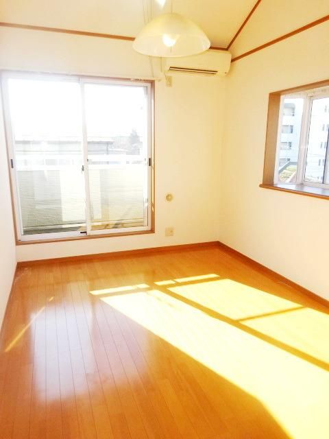 居室・リビング　★2面採光★