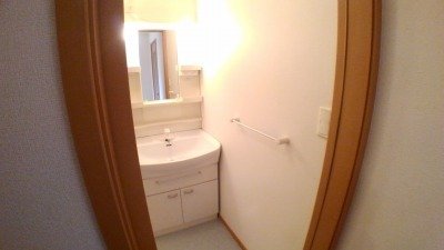 洗面設備　コンパクトで使いやすい洗面所