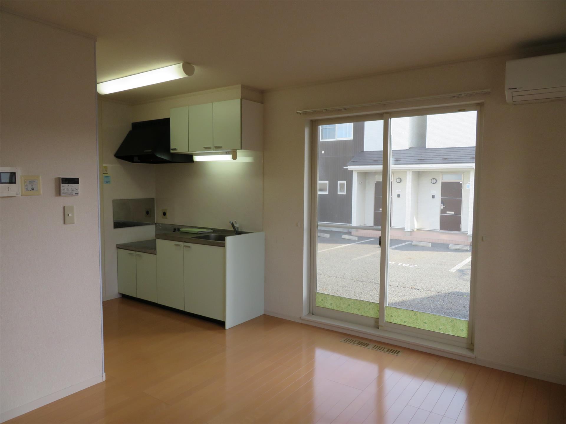 居室・リビング　写真は別棟、同間取り