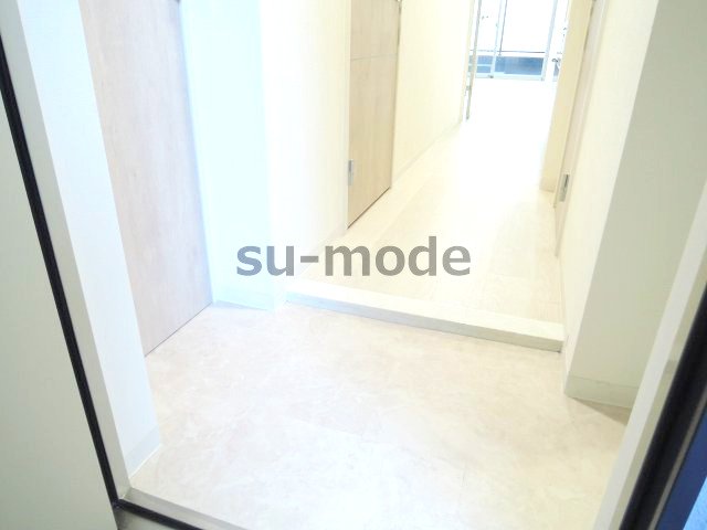 玄関　301号室の写真です