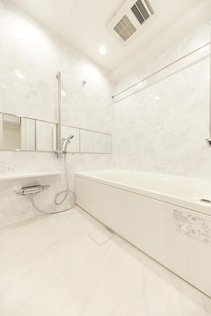 バス・シャワールーム　※写真は同タイプ住戸です。