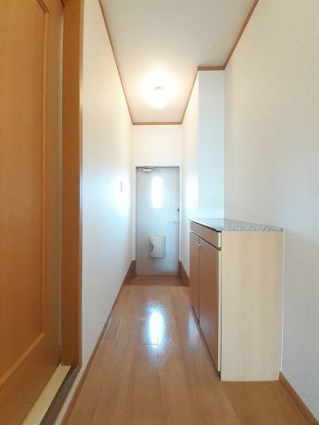 玄関　収納もある玄関です