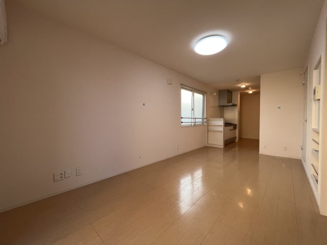 居室・リビング　2面採光で明るいリビング♪