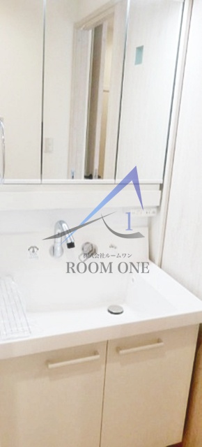 洗面設備　独立洗面台です。