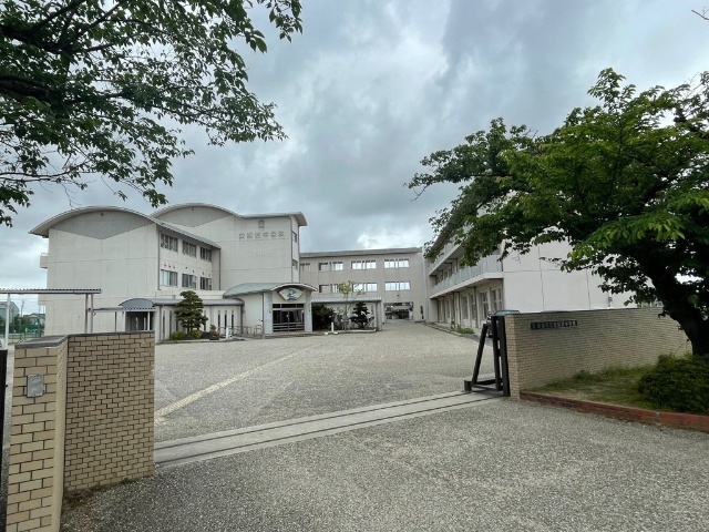 中学校　安城市立安城西中学校（中学校）まで2641m