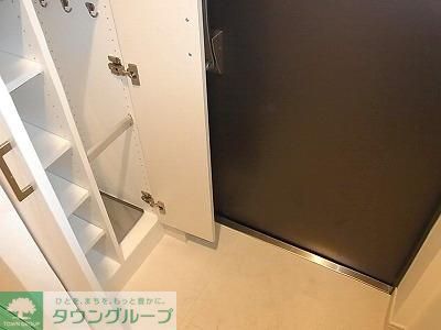 玄関　※同室タイプ参考写真