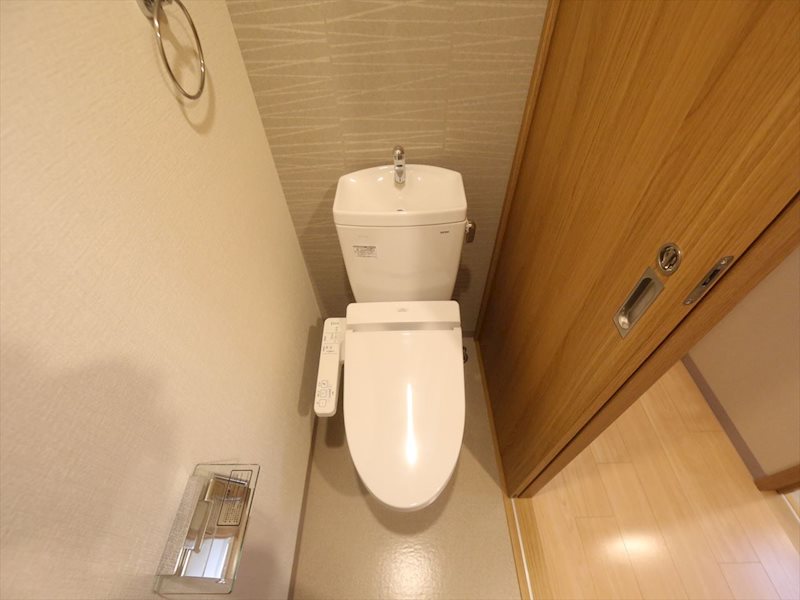 トイレ　温水洗浄暖房便座付トイレ