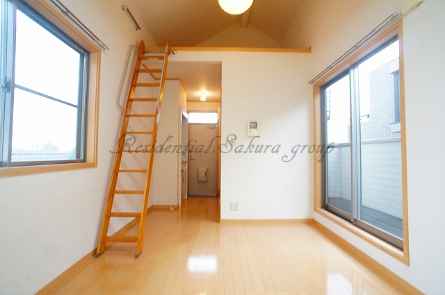 居室・リビング　開放感のあるゆったりとしたお部屋です♪