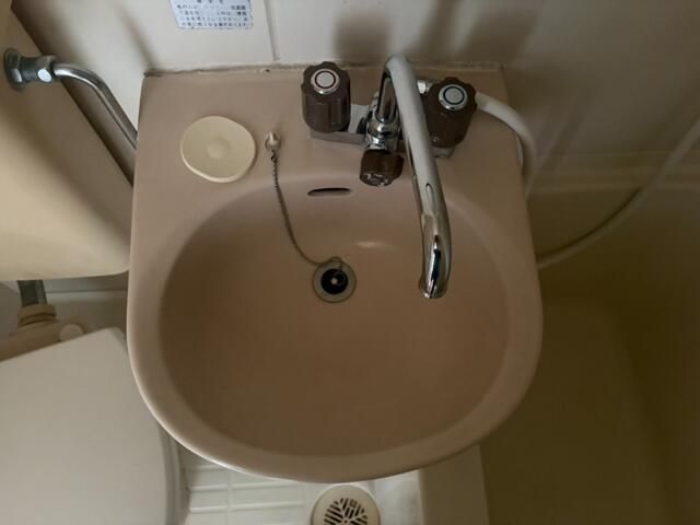 洗面設備　別部屋参考写真です