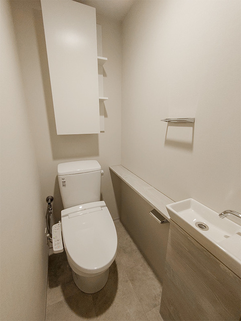 トイレ　※写真は同タイプ住戸です。