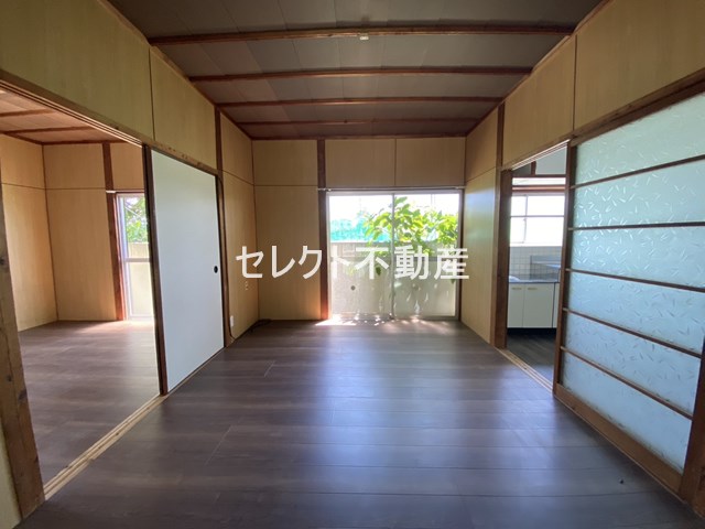 居室・リビング　【建馬ハイツ】