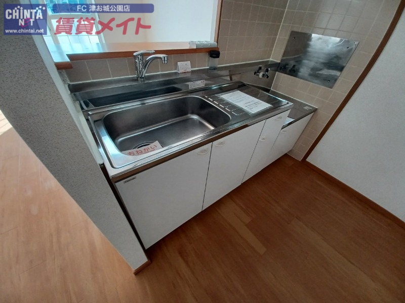 キッチン　別部屋参考写真です
