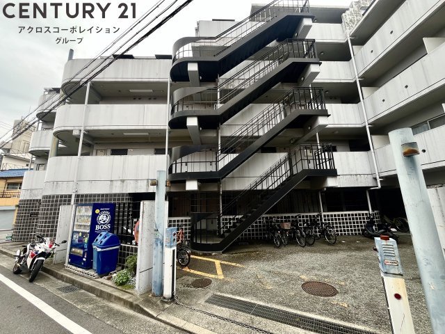 建物外観　オートロック付きで安心です