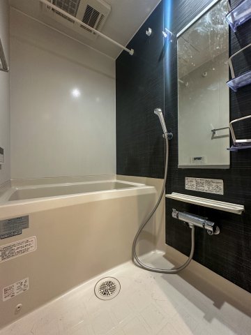 バス・シャワールーム　別タイプのお部屋の写真です