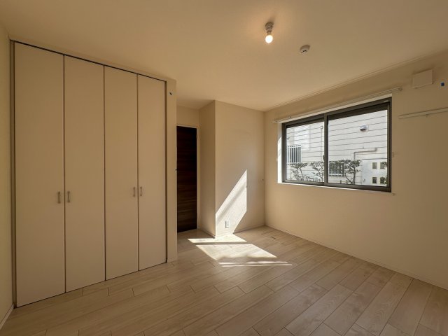 居室・リビング　別タイプのお部屋の写真です