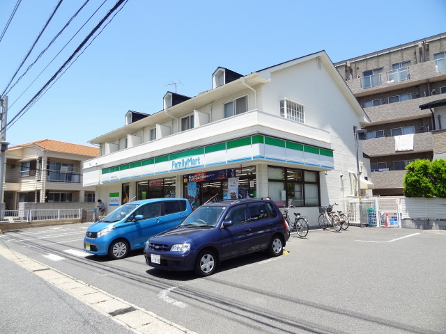 コンビニ　ファミリーマート浦安堀江三丁目店（コンビニ）まで266m