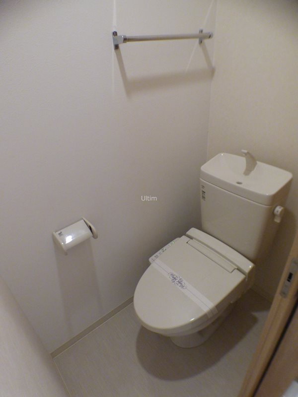 トイレ　別部屋のお写真です。ご参考までに！